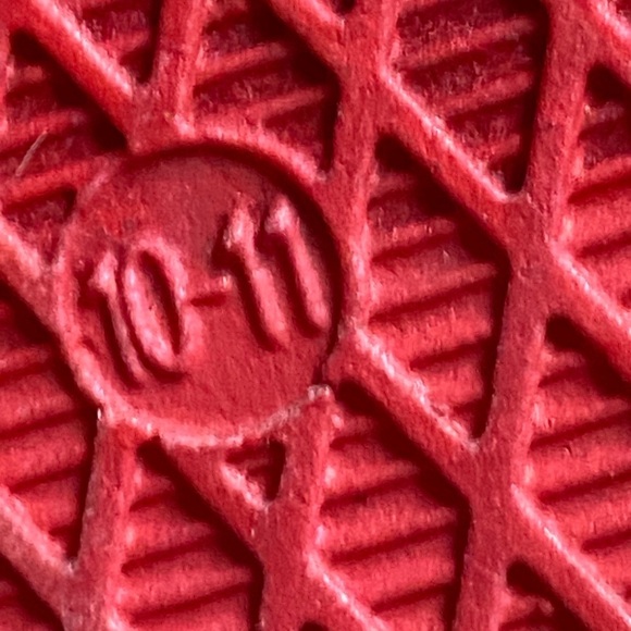 Authentic Disney Minnie Mouse Slides - Picture 8 of 10